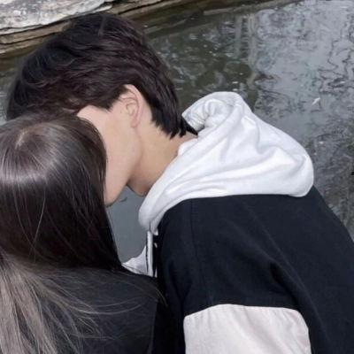 圈内情侣爆料文案,圈内情侣甜蜜互动,甜蜜瞬间引网友热议 第2张 圈内情侣爆料文案,圈内情侣甜蜜互动,甜蜜瞬间引网友热议 第2张